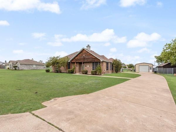 109 Haley Drive, Fate, TX 75189
