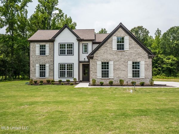 272 Centerline Roper Loop, Byhalia, MS 38611