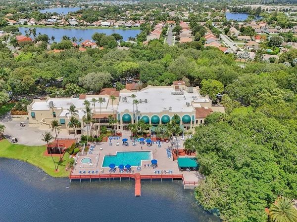 9480 Poinciana Place, Unit 410, Davie, FL 33324