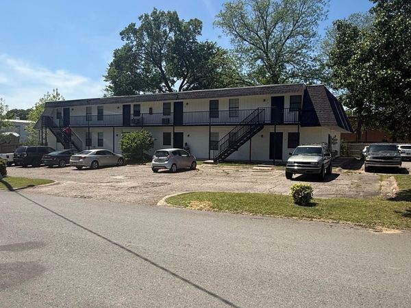 101 S Locust , Searcy, AR 72143