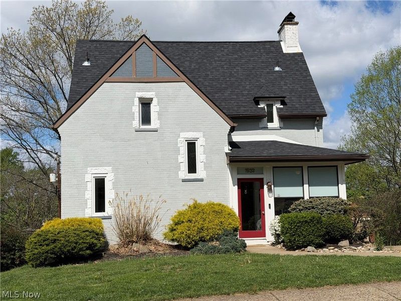 1952 Mccauslen Manor, Steubenville, OH 43952 Photo 2