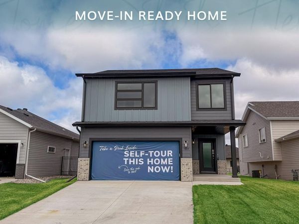 7889 Cottonwood Boulevard, Horace, ND 58047