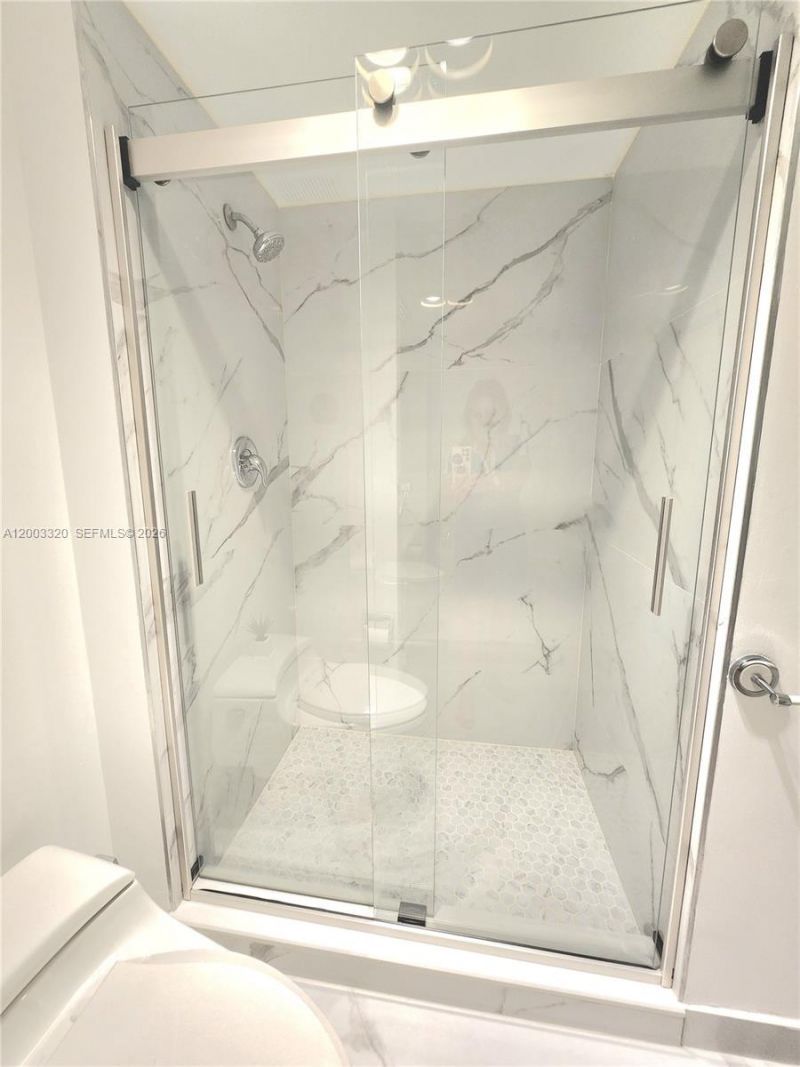 20185 E Country Club Dr , Unit 2505, Aventura, FL 33180 Photo