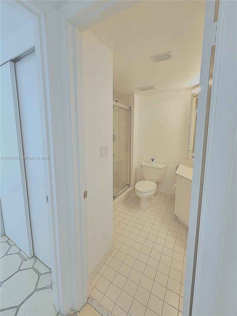 20185 E Country Club Dr , Unit 2505, Aventura, FL 33180 Photo