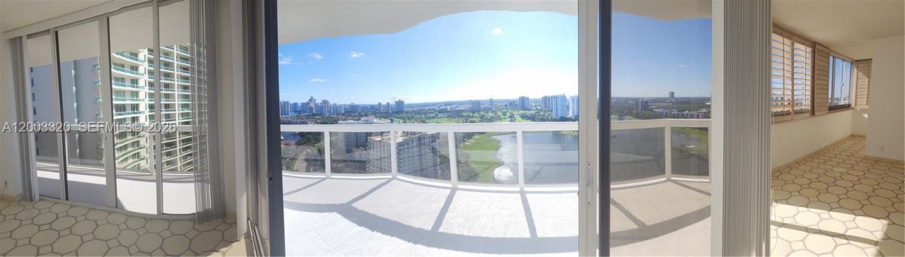 20185 E Country Club Dr , Unit 2505, Aventura, FL 33180 Photo