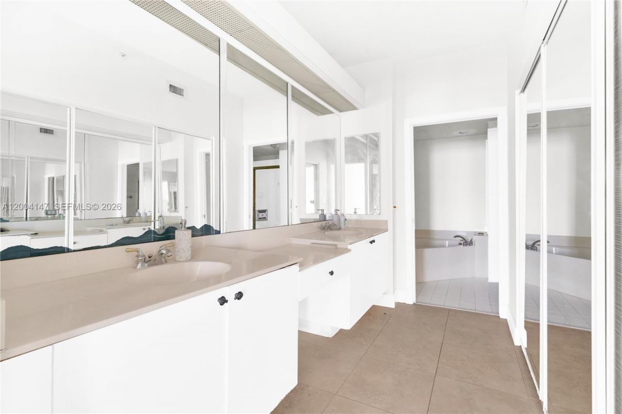 10730 NW 66th St , Unit 113, Doral, FL 33178 Photo