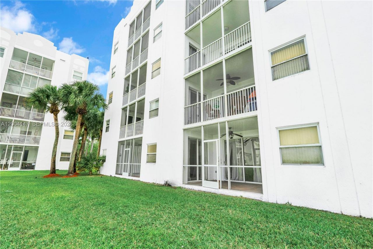 10730 NW 66th St , Unit 113, Doral, FL 33178 Photo