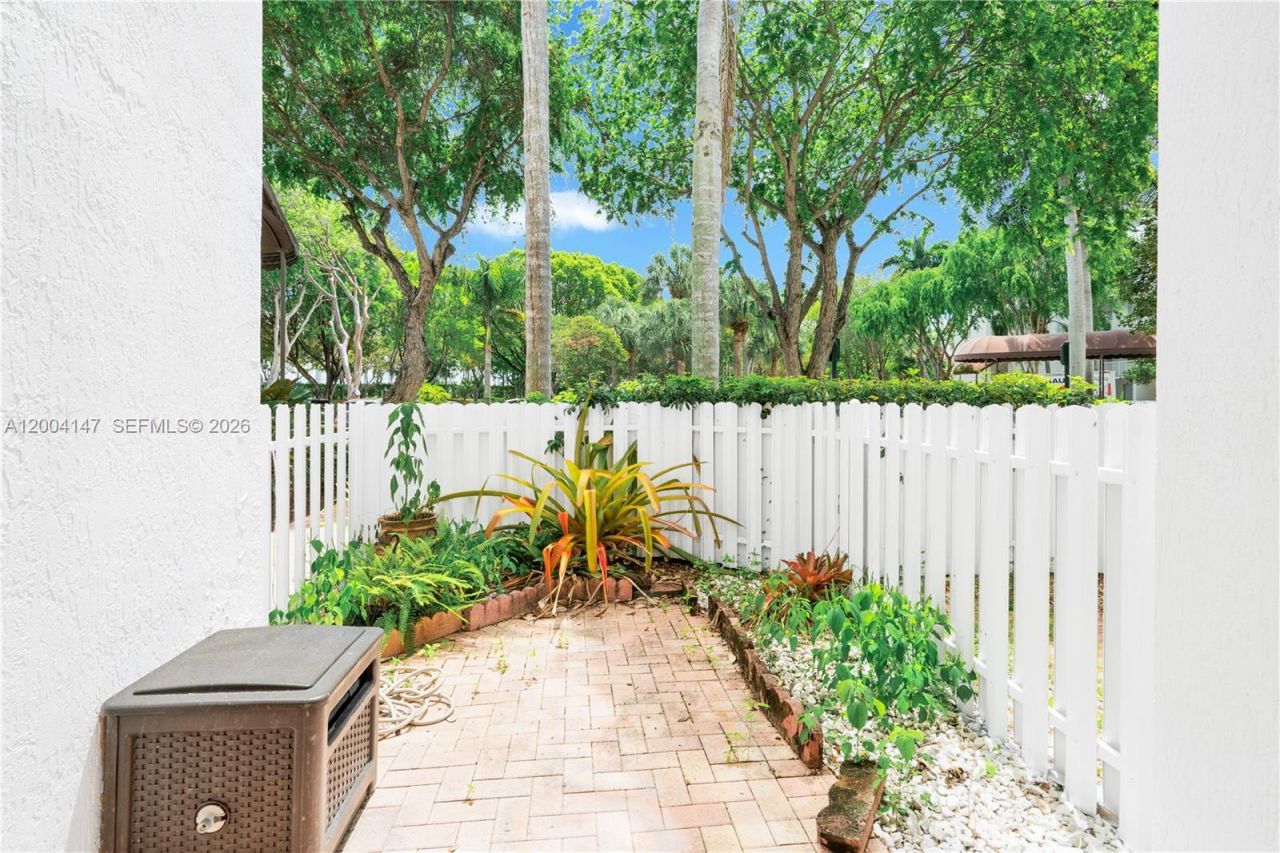 10730 NW 66th St , Unit 113, Doral, FL 33178 Photo