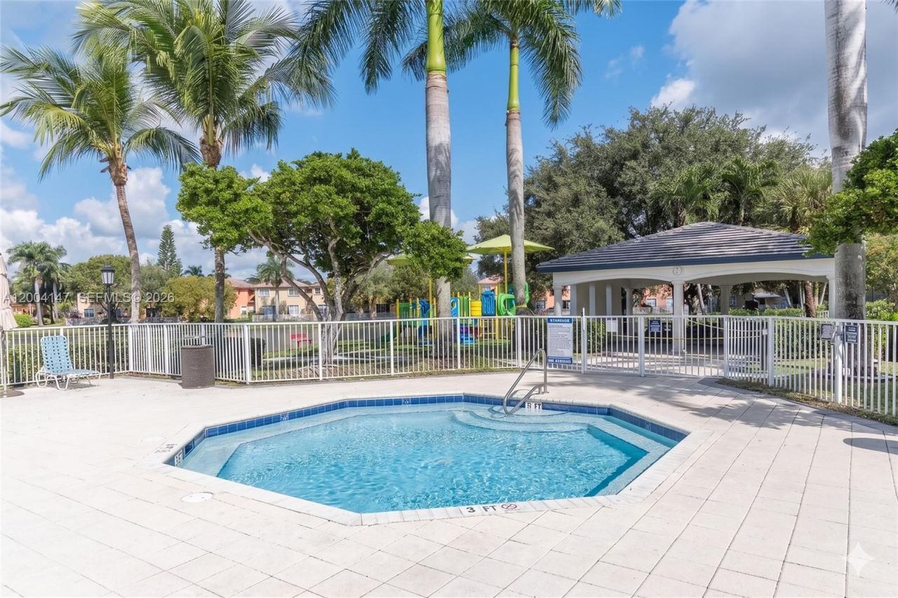 10730 NW 66th St , Unit 113, Doral, FL 33178 Photo