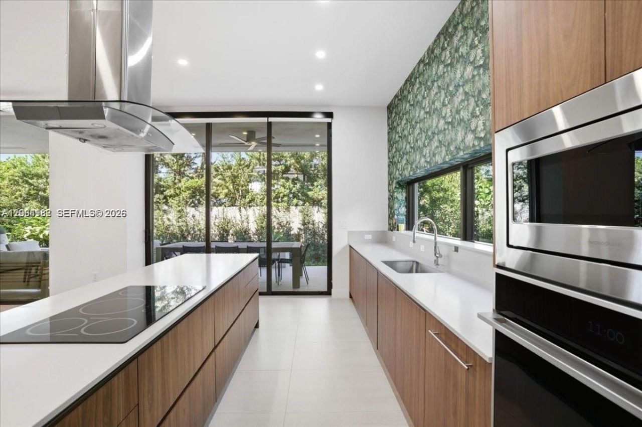 4354 Alton Rd, Miami Beach, FL 33140 Photo