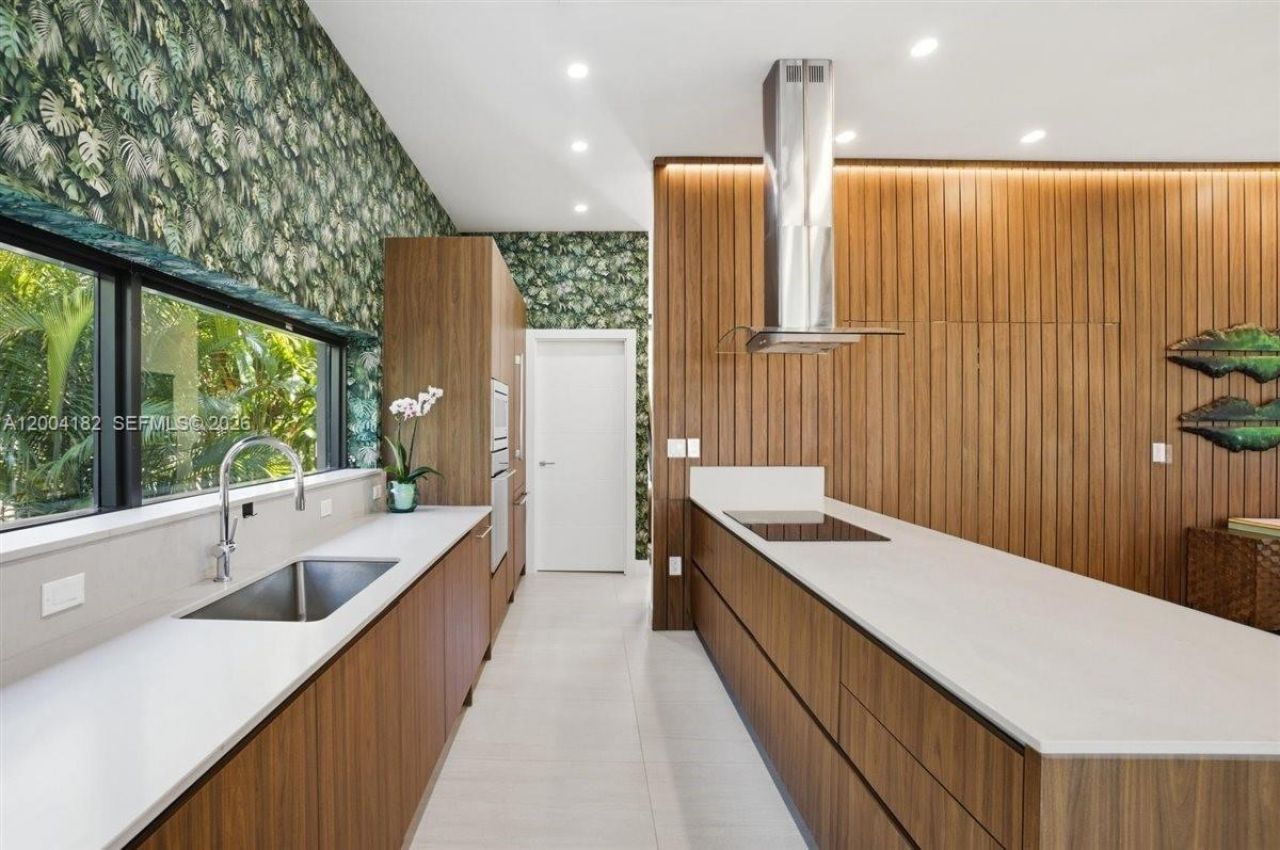 4354 Alton Rd, Miami Beach, FL 33140 Photo