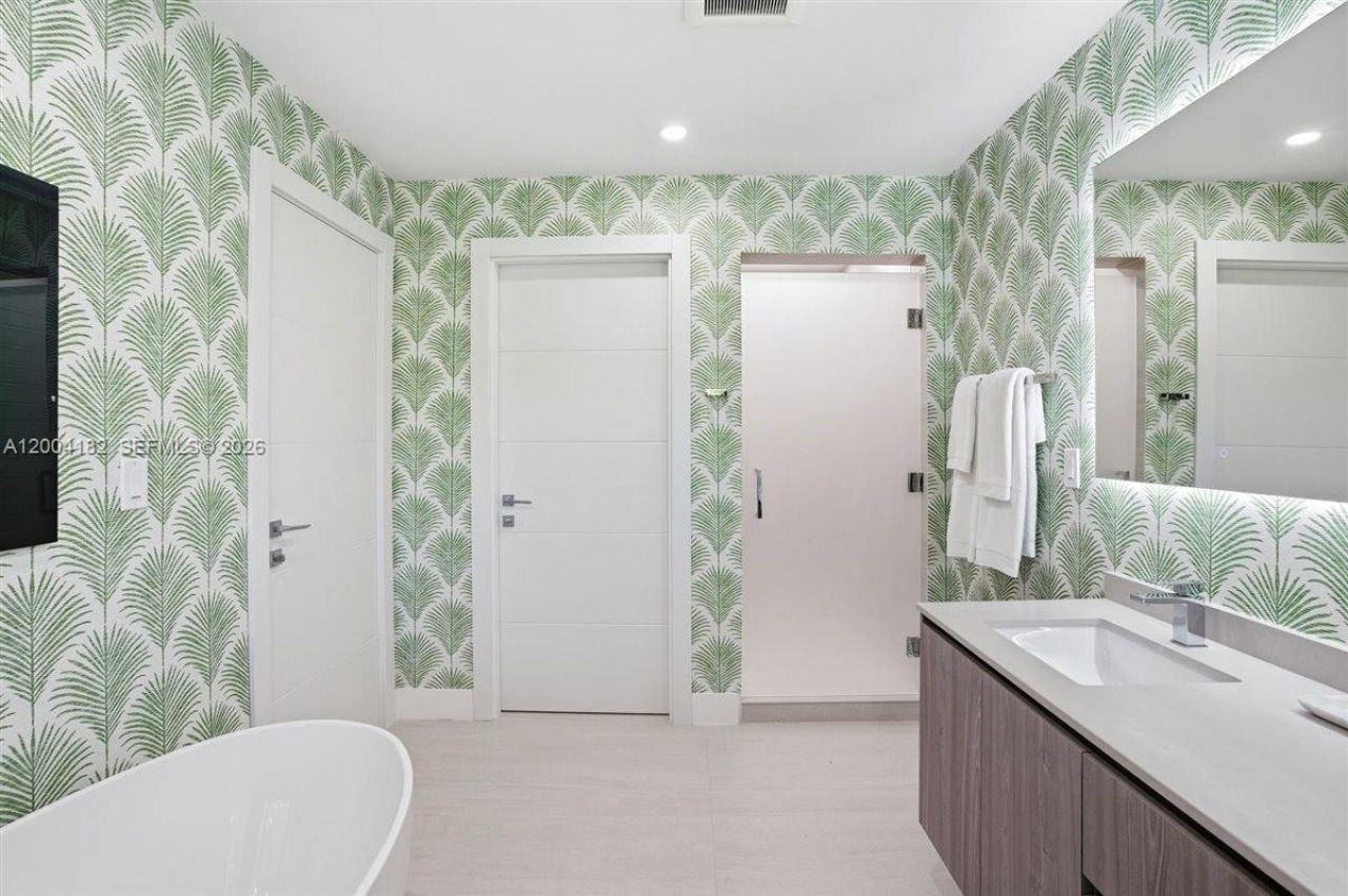 4354 Alton Rd, Miami Beach, FL 33140 Photo