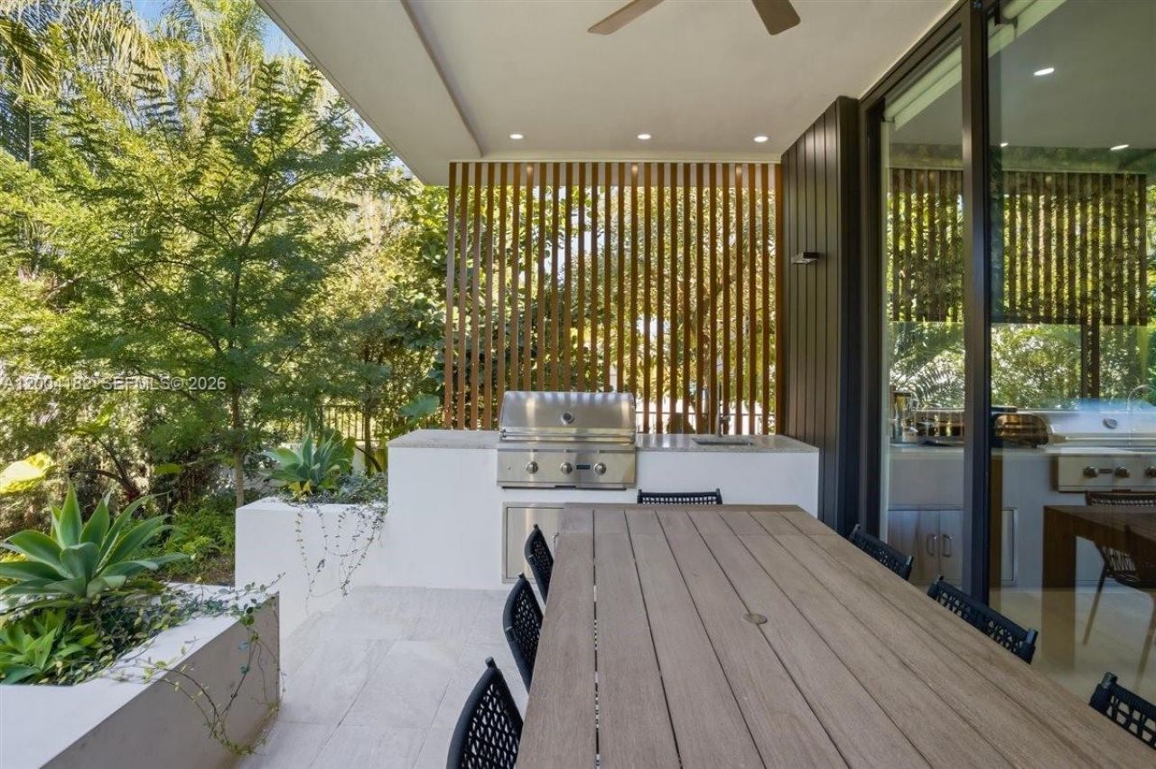 4354 Alton Rd, Miami Beach, FL 33140 Photo