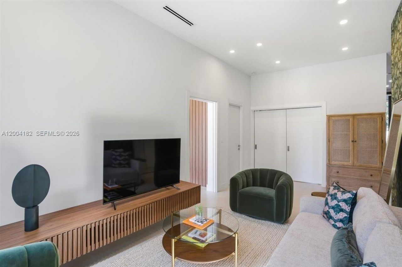 4354 Alton Rd, Miami Beach, FL 33140 Photo