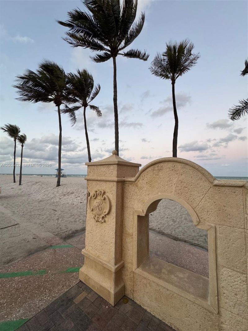 901 S Surf Rd, Unit 407, Hollywood, FL 33019 Photo