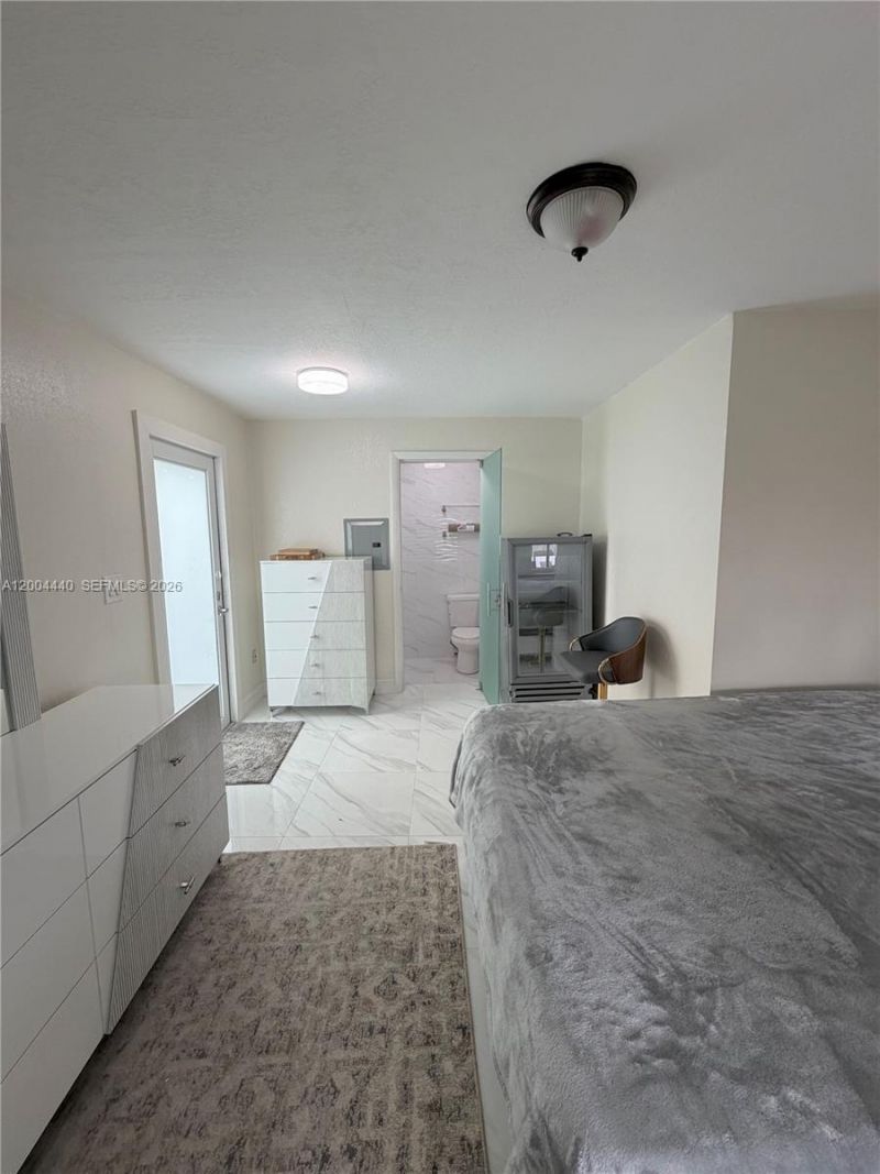 5801 NW 113th Ter, Unit 4, Hialeah, FL 33012 Photo