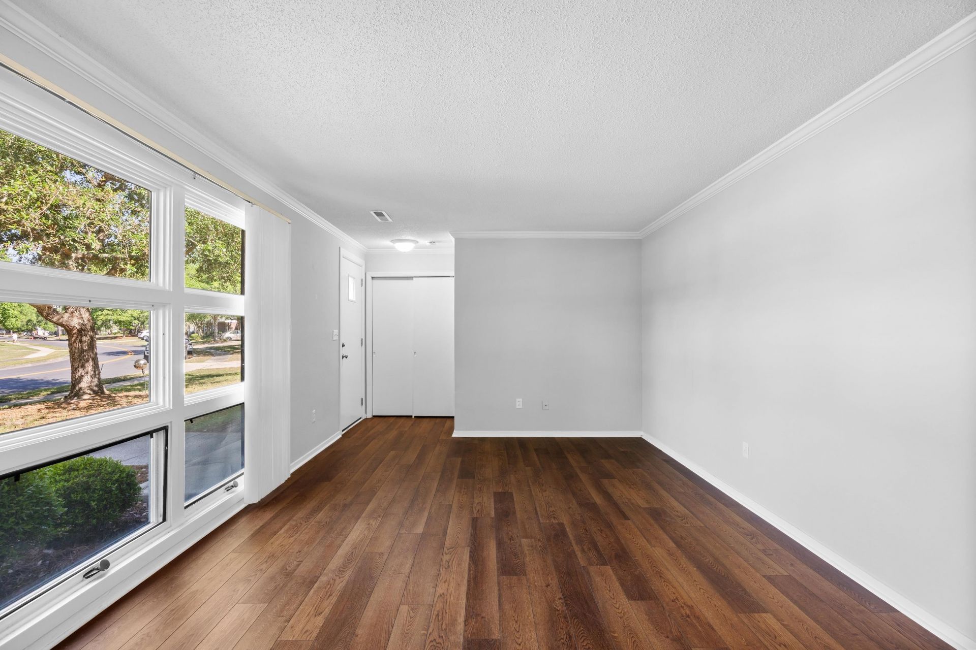 3750 Sweetgum St.  Photo 6