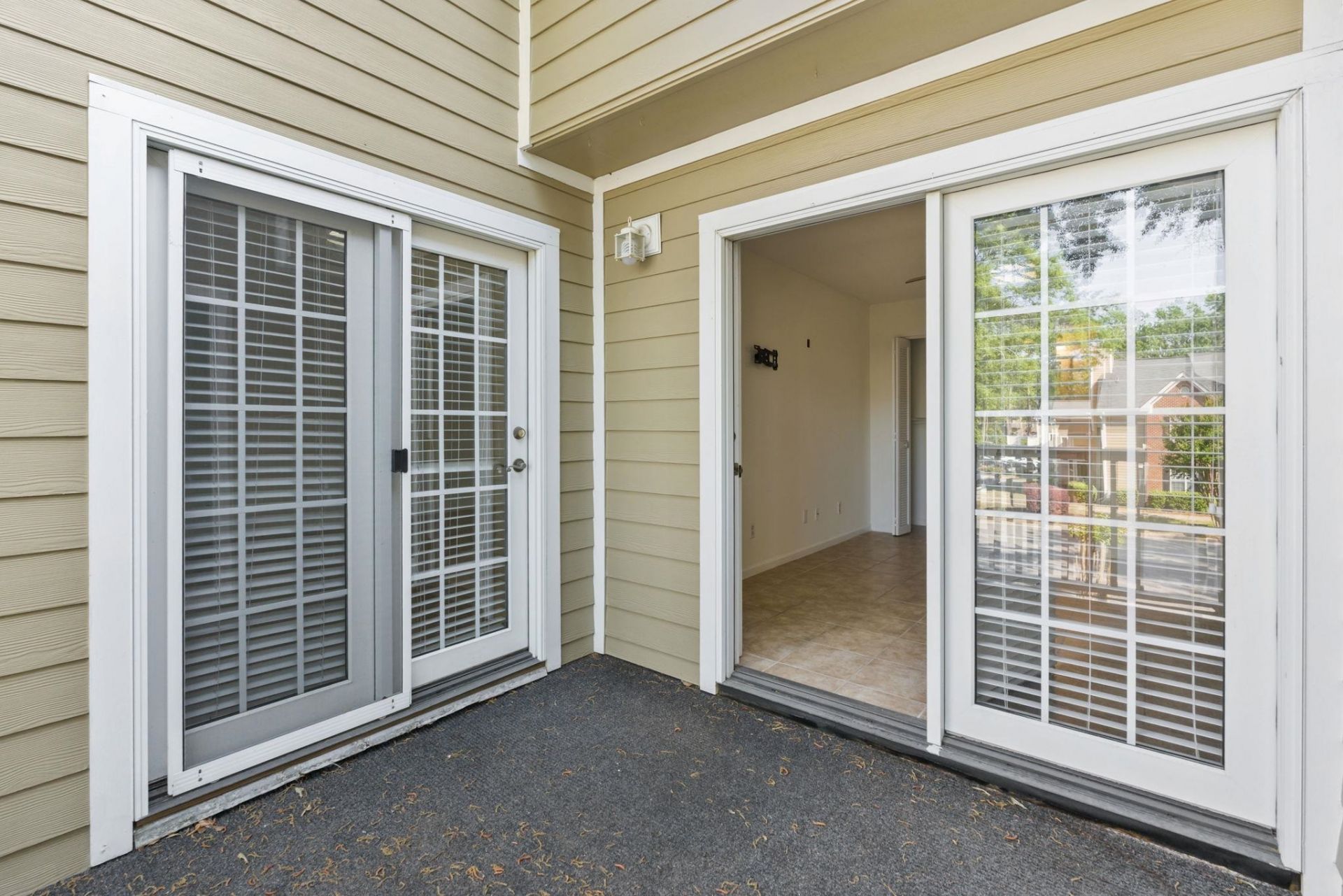 900 Courtyard Dr.  Photo 25