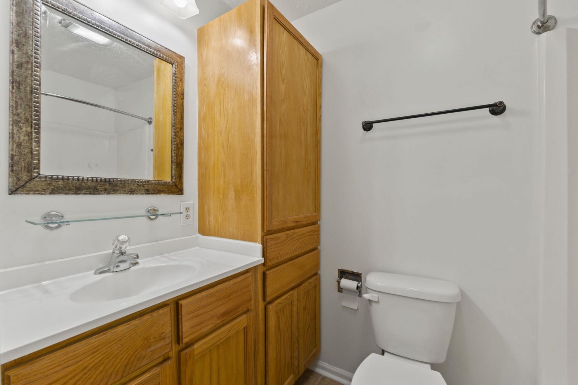 900 Courtyard Dr.  Photo 34