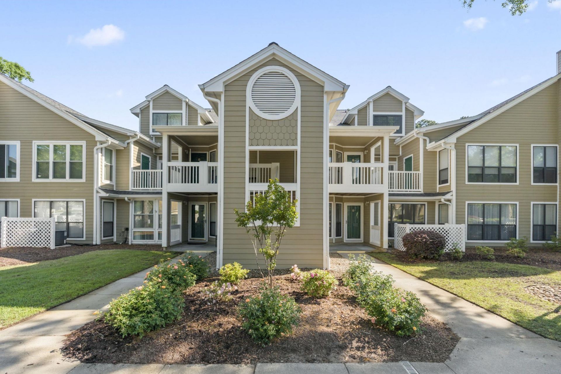 900 Courtyard Dr.  Photo 35