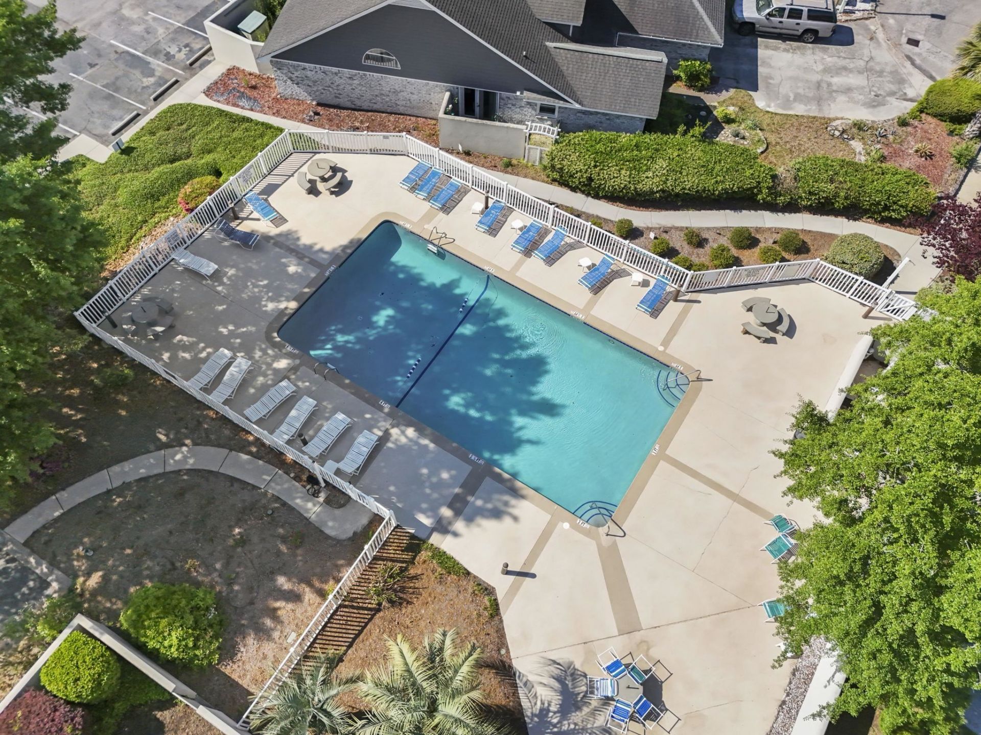 900 Courtyard Dr.  Photo 38