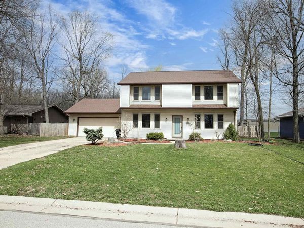 720 INDIANWOOD COURT, Neenah, WI 54956