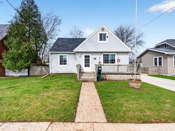 1013 HARRISON STREET, Neenah, WI 54956