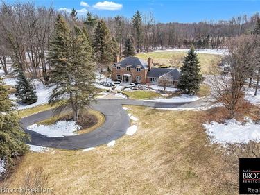 28351 W 14 Mile Road, Farmington Hills, MI 48334
