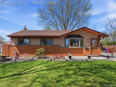 33143 Vista Way, Fraser, MI 48026