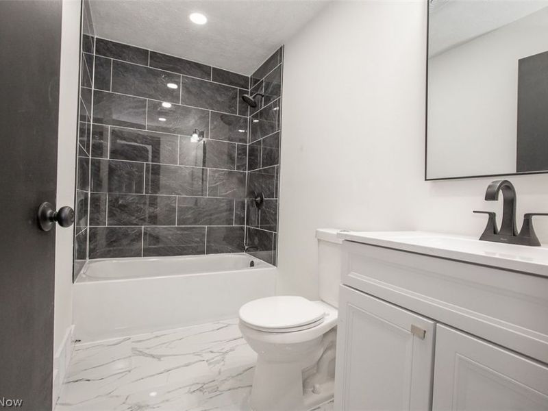 332 Solon Road, Bedford, OH 44146 Photo 24