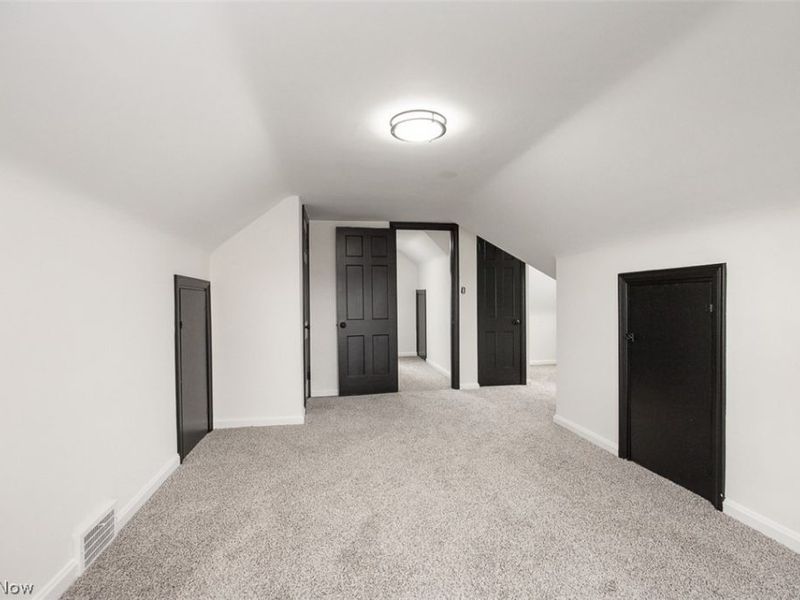 332 Solon Road, Bedford, OH 44146 Photo 37