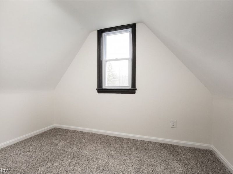 332 Solon Road, Bedford, OH 44146 Photo 38