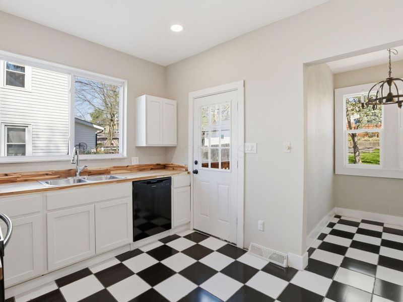 637 Lenox Avenue , Zanesville, OH 43701 Photo 23