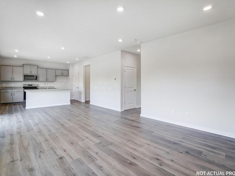 206 Vine Grove Drive , Circleville, OH 43113 Photo 8