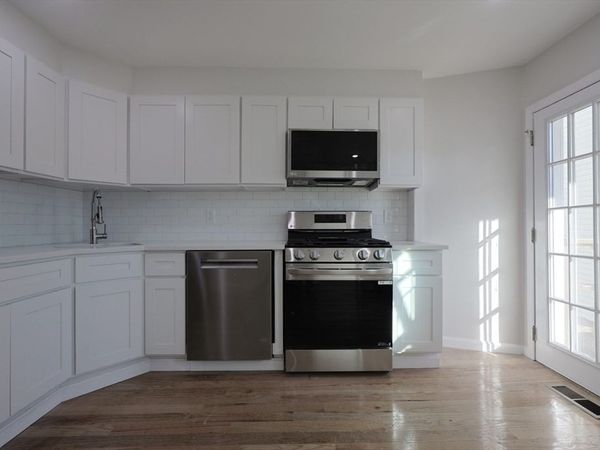 3 Appian Pl, Unit TH, Boston, MA 02128