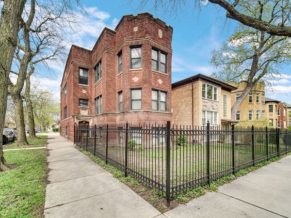 5000 N Ridgeway Avenue , Chicago, IL 60625