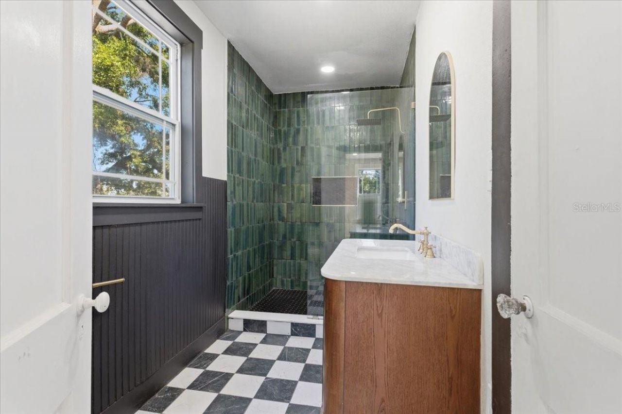 490 NW Madison Street, Lake City, FL 32055 Photo