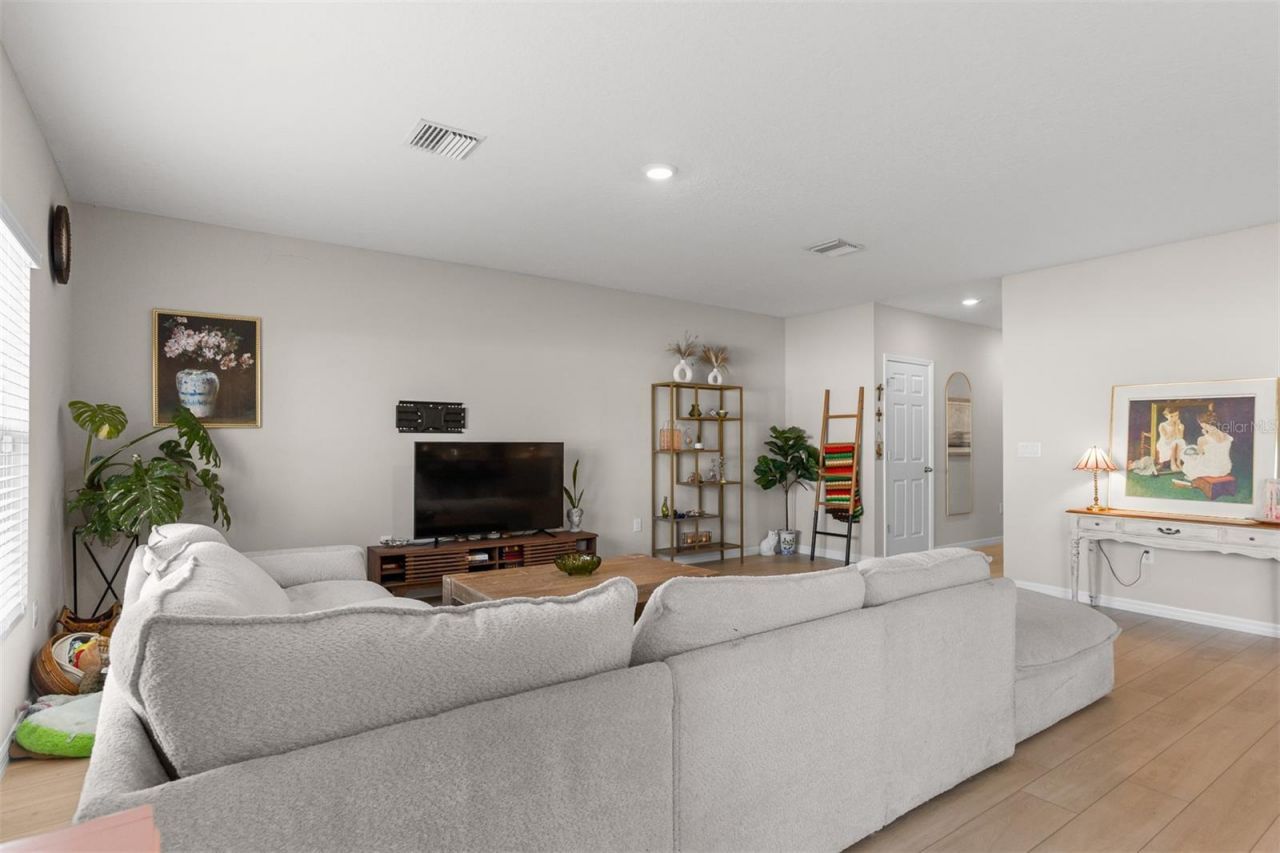 12920 Wellspring Drive , Lithia, FL 33547 Photo