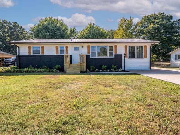 530 N Main St , Loretto, TN 38469