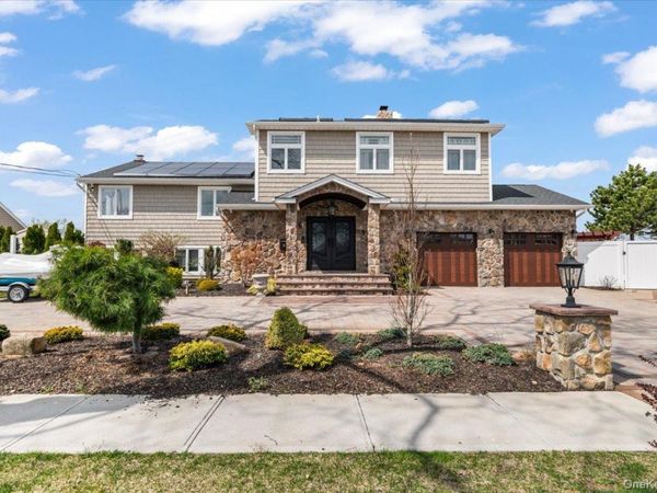 7 Waterview Avenue , Massapequa, NY 11758