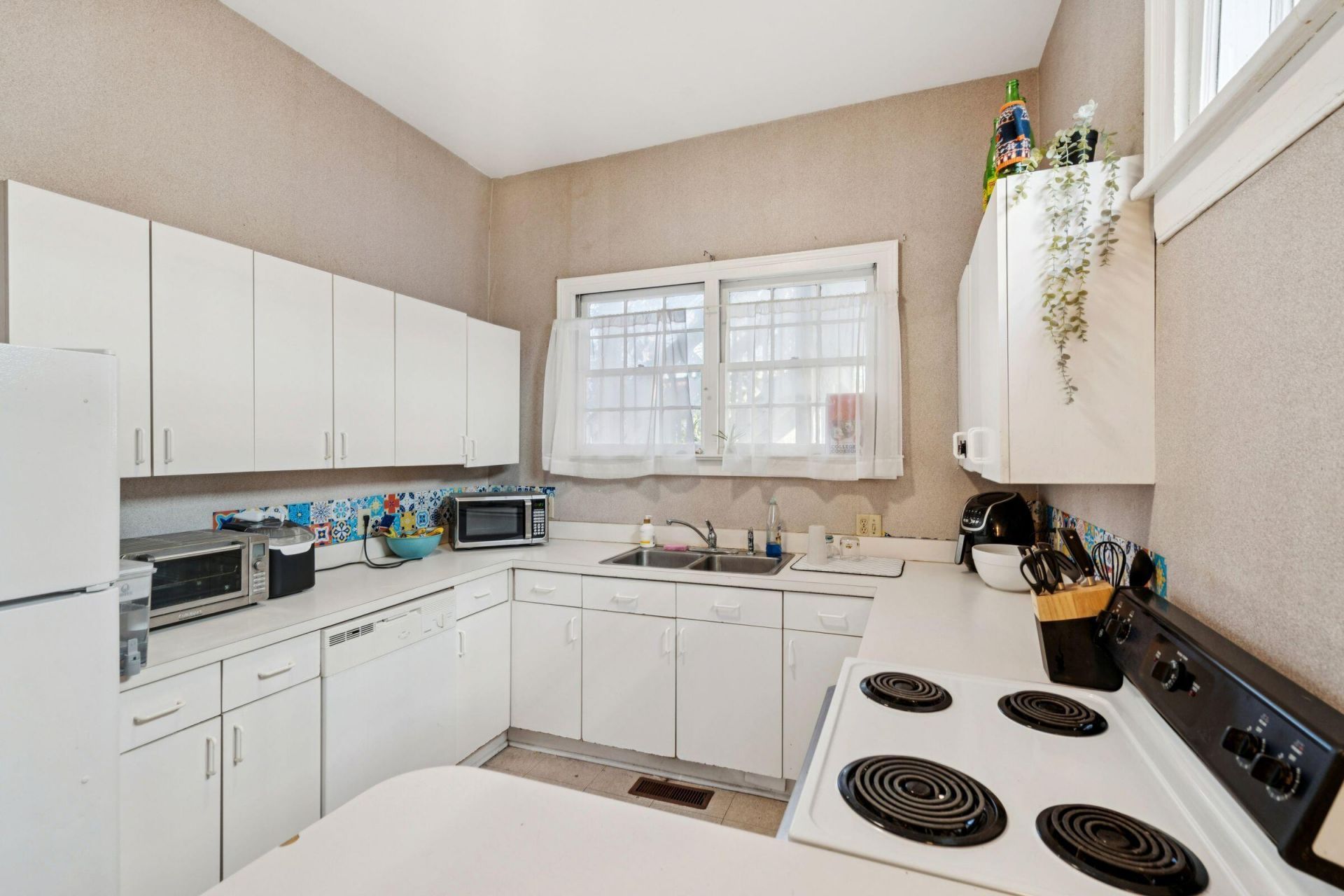 208 Calhoun Street Photo 20