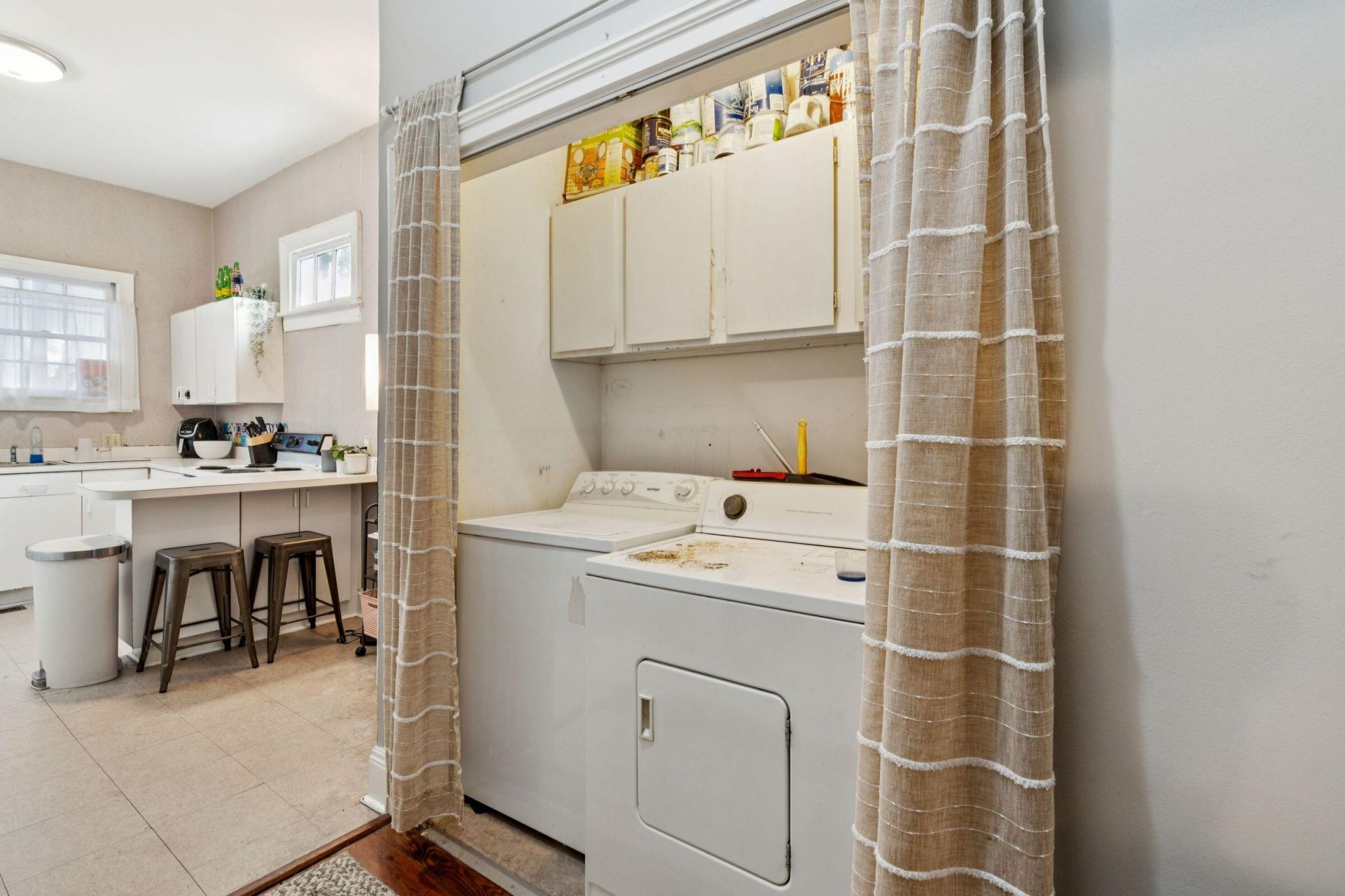 208 Calhoun Street Photo 32