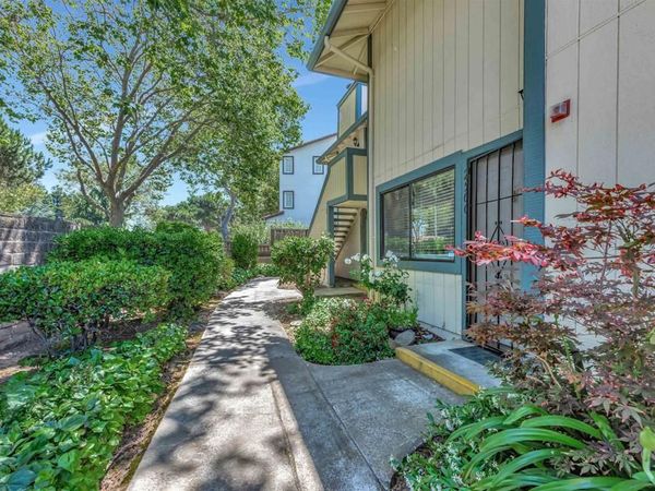 2500 Copa Del Oro Dr, Union City, CA 94587