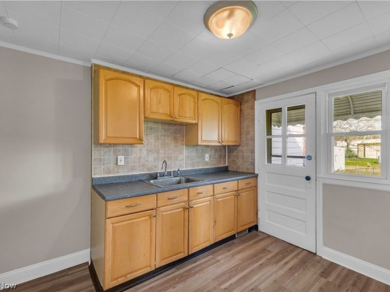 24891 Fisher Road, Euclid, OH 44117 Photo 10