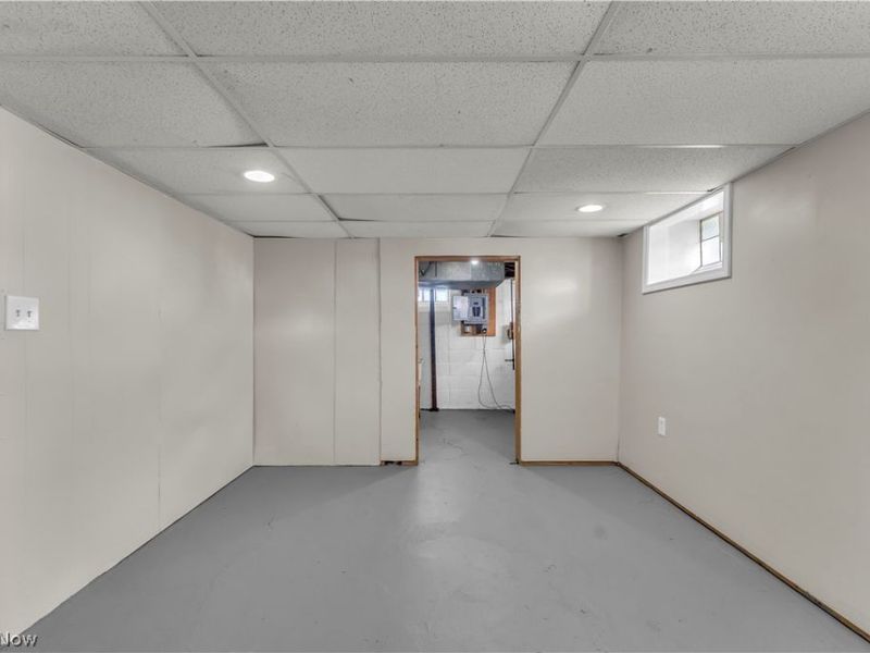 24891 Fisher Road, Euclid, OH 44117 Photo 18