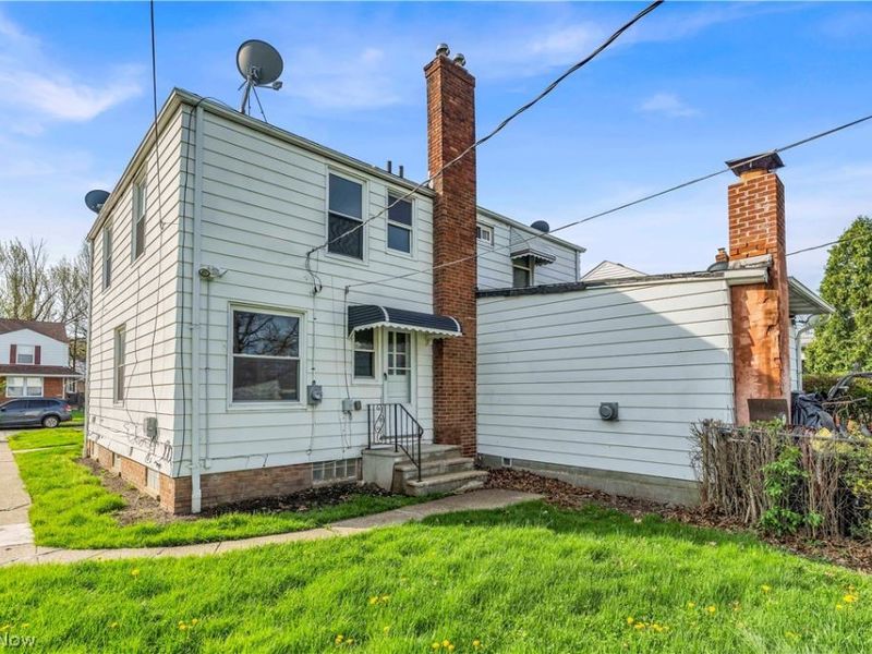 24891 Fisher Road, Euclid, OH 44117 Photo 3