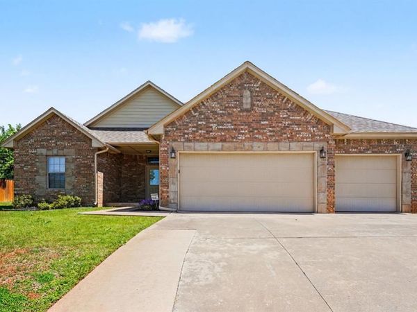 2400 Bretton Lane, Edmond, OK 73012