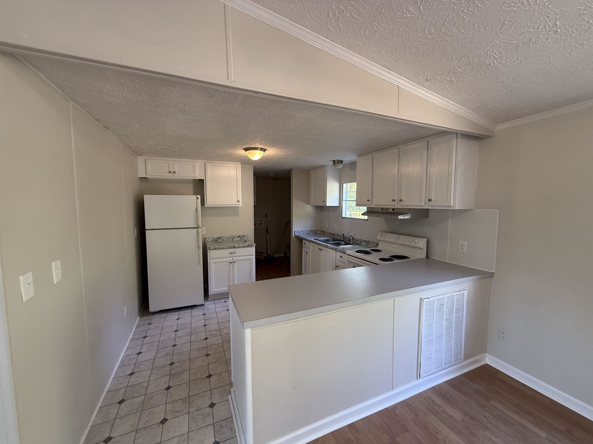 66 Fw Anderson Dr.  Photo 10