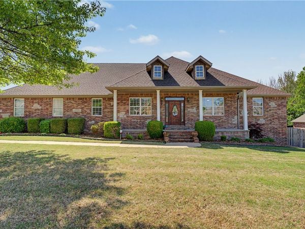 937 Aylesbury Lane, Cave Springs, AR 72718