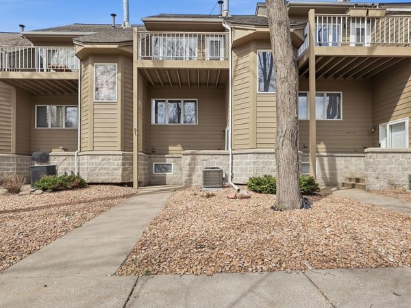 2868 Kenwood Isles Drive, Minneapolis, MN 55408